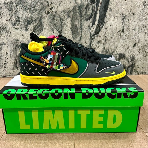 SOLD - Nike Dunk PE Low What the Duck - University of Oregon Home - Picture 1 of 9